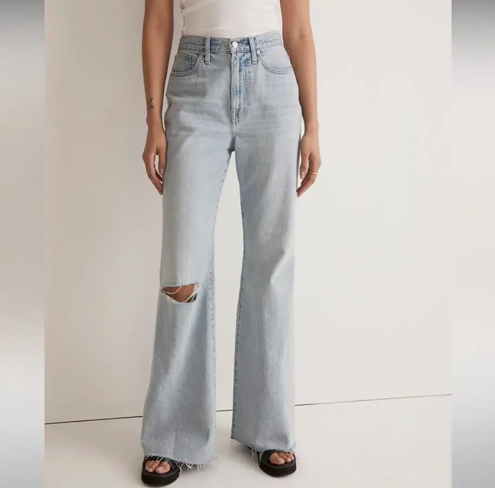 Madewell Baggy Flare Jeans in Luzon Wash Knee Slit Size 32 NWOT Light Denim